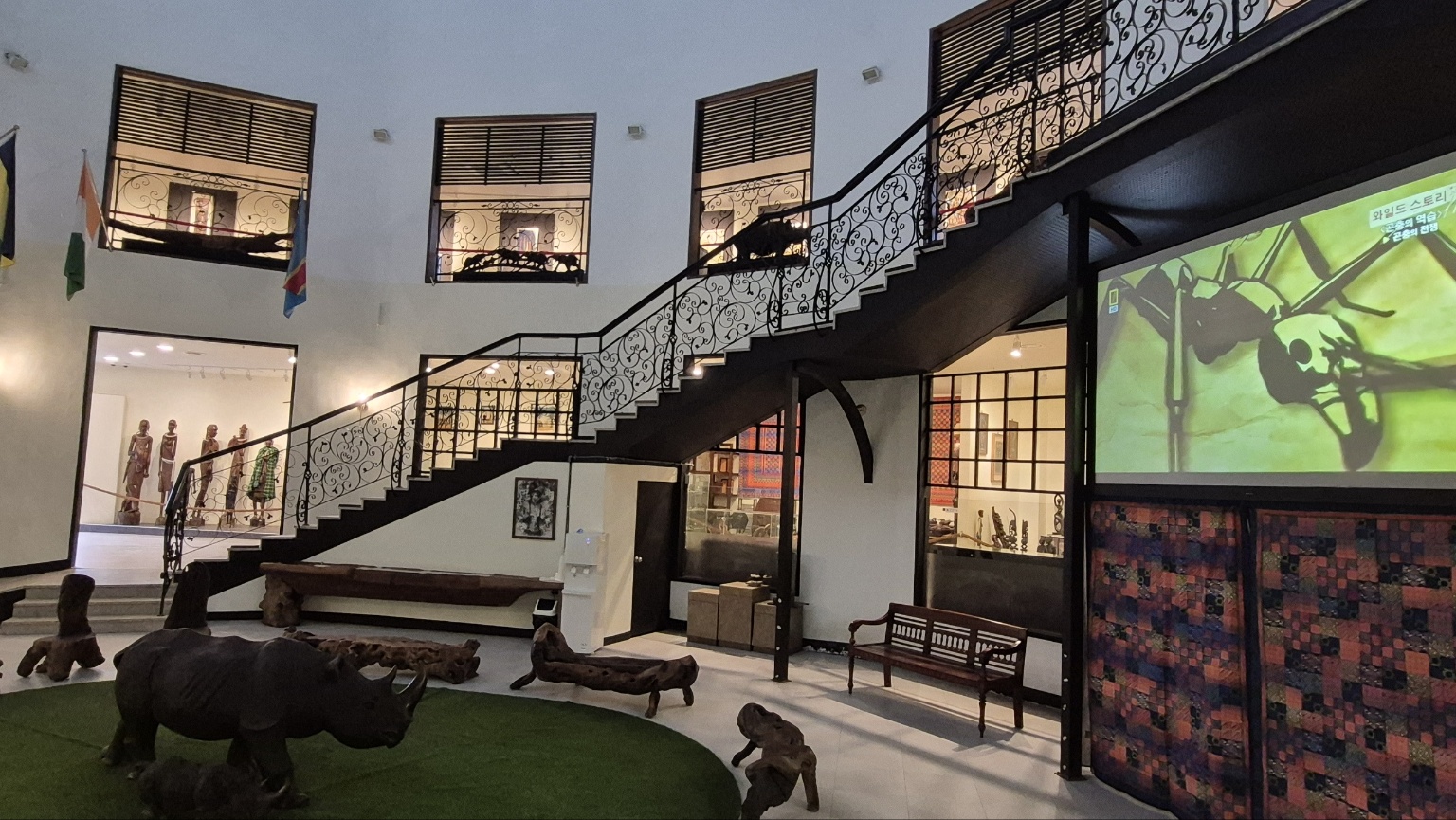 3067302113_jW4tlUeN_b7eefbcbb1c06eaab09cdedf7ba7fc99ac158156.jpg 이미지크게보기